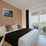 Mia Villa *