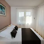 Mia Villa *